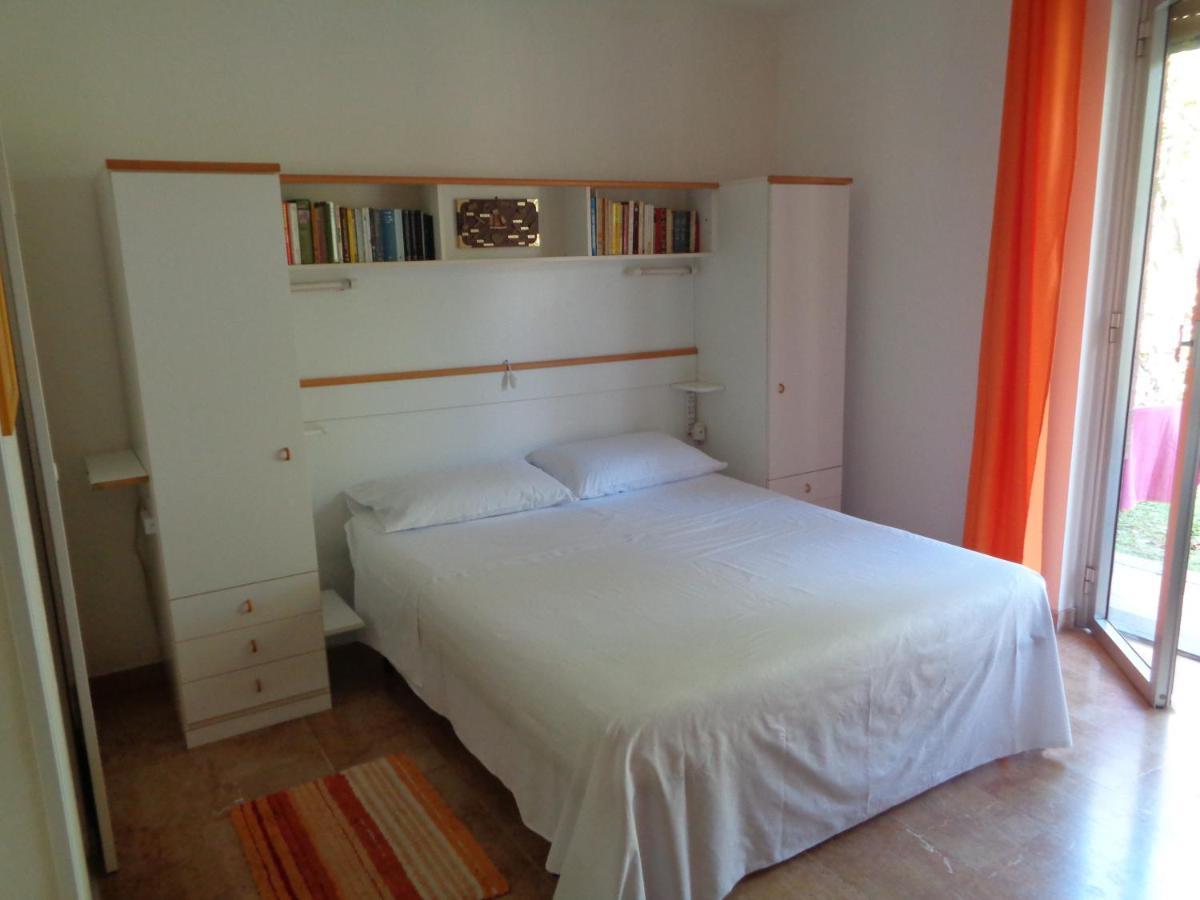 Le Gardenie Da Fil Bed & Breakfast บอร์ดิเกรา ภายนอก รูปภาพ